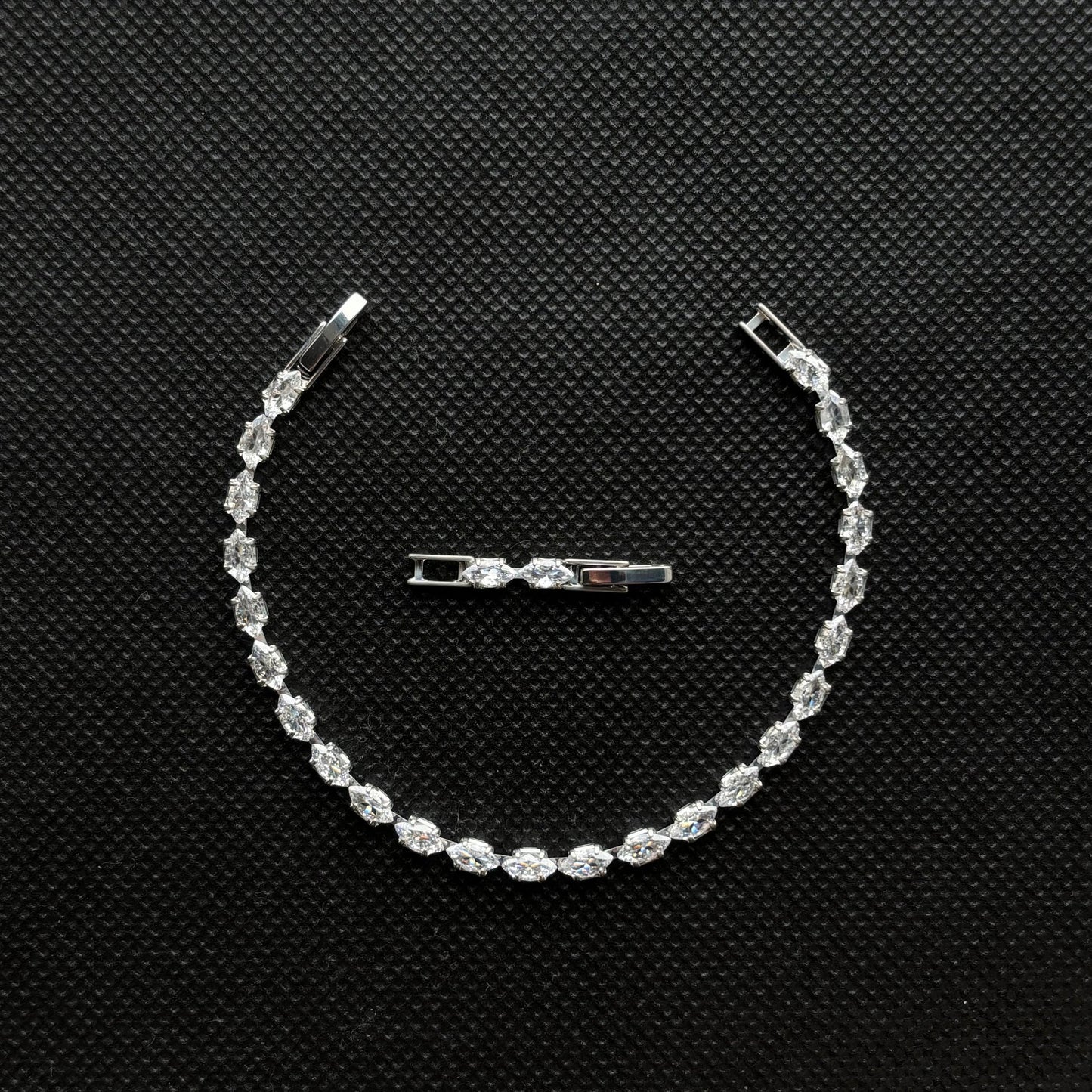 Tiny Bracelet Crystal