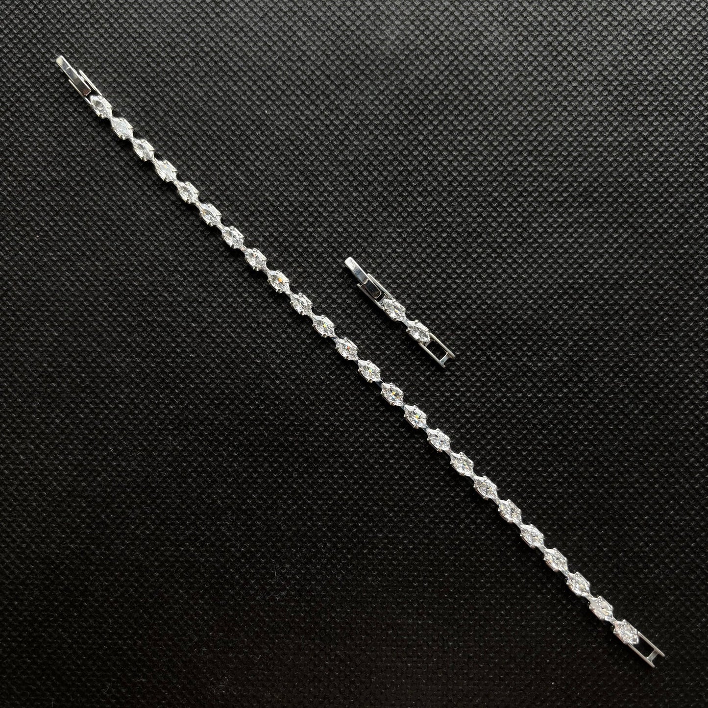 Tiny Bracelet Crystal